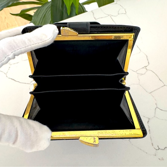 EUC YSL LEATHER & GOLD KISSLOCK WALLET 4”x 5” - Picture 4 of 7